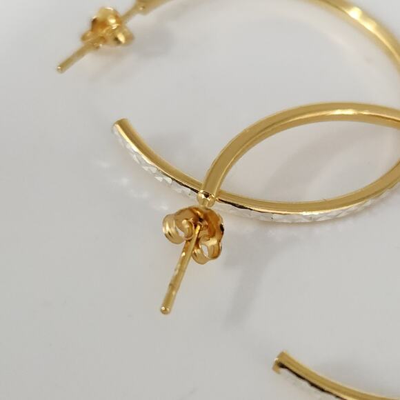 Elegant 925 Sterling Silver & Gold Tone Diamond Cut Hoop Earrings - Picture 6 of 11